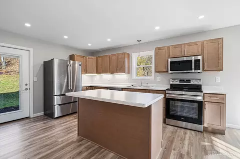 429 E New York, Ishpeming, MI 49849 photo 4