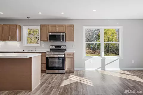429 E New York, Ishpeming, MI 49849 photo 7