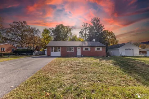 3835 Lois, Lambertville, MI 48144
