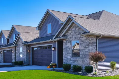 5 Willow Pointe, Freeland, MI 48623