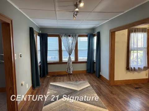 Living - 410 E Main, Flushing, MI 48433 photo 1 of 3