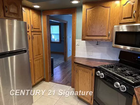 Kitchen - 410 E Main, Flushing, MI 48433 photo 3 of 3