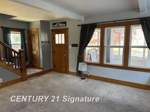 Living - 410 E Main, Flushing, MI 48433 photo 2 of 3