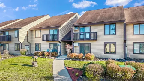 N3385 Pine Mountain #7, Iron Mountain, MI 49801