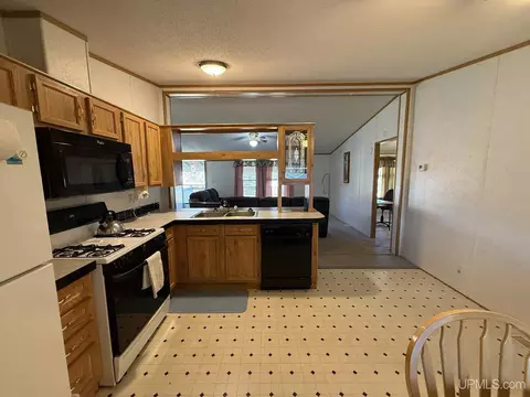 Kitchen - 12534 Railroad, Shingleton, MI 49884 photo 4 of 4