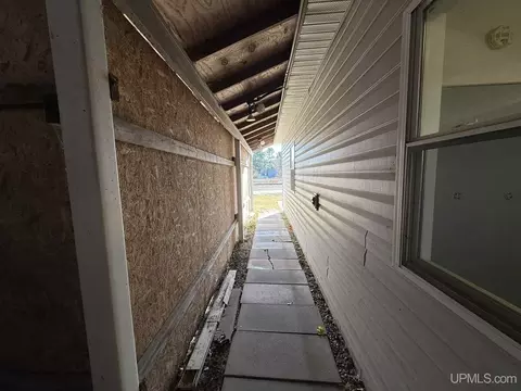 Entry Way - 12534 Railroad, Shingleton, MI 49884 photo 1 of 2