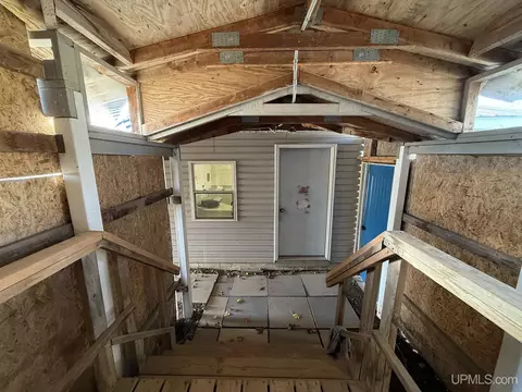 Entry Way - 12534 Railroad, Shingleton, MI 49884 photo 2 of 2