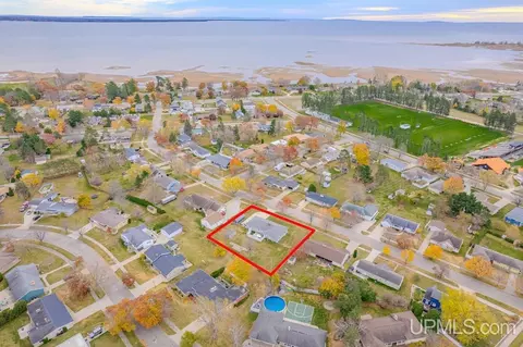 1608 S 17, Escanaba, MI 49829 photo 29