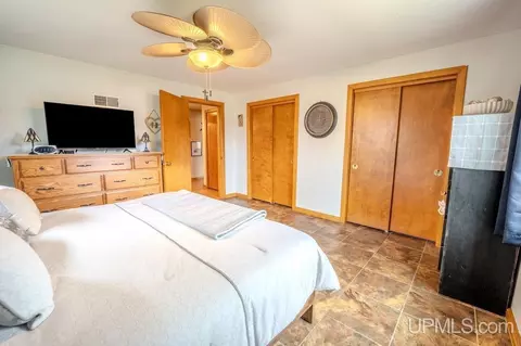 1608 S 17, Escanaba, MI 49829 photo 14