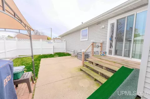 1608 S 17, Escanaba, MI 49829 photo 27