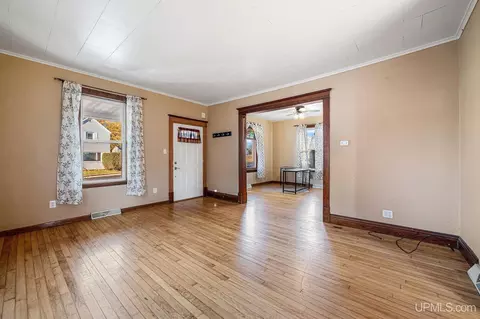 Living - 816 N Second, Ishpeming, MI 49849 photo 3 of 5