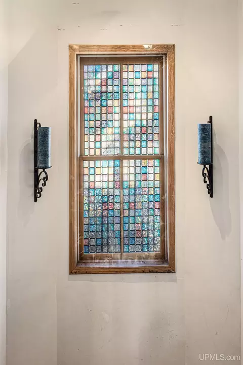 Entry Way - 816 N Second, Ishpeming, MI 49849 photo 2 of 2