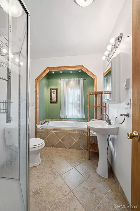 Bath - 816 N Second, Ishpeming, MI 49849 photo 2 of 4