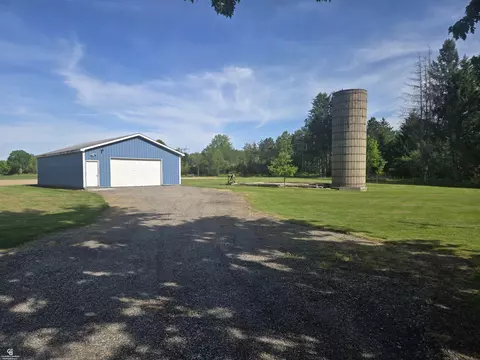 Exterior - 4354 Brown, Avoca, MI 48006 photo 6 of 14