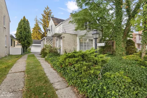415 Lothrop, Grosse Pointe Farms, MI 48236