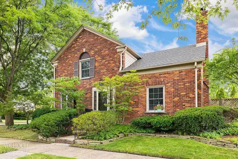 380 Merriweather, Grosse Pointe Farms, MI 48236