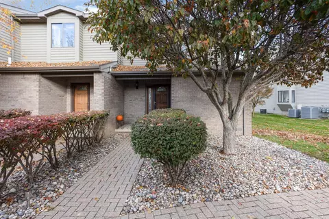 61 Harbour Vw, Linwood, MI 48634