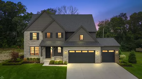 3315 Waldon Rdg, Orion Twp, MI 48359