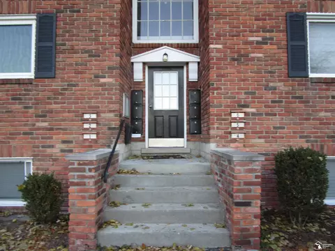 31831 Grand Riv # 6, Farmington, MI 48336
