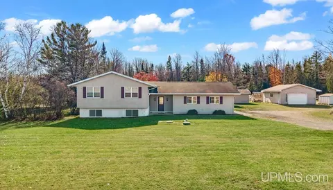 w6315 Chapman Road, Niagara, WI 54151