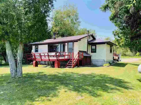 950 N Ash, Garden, MI 49835