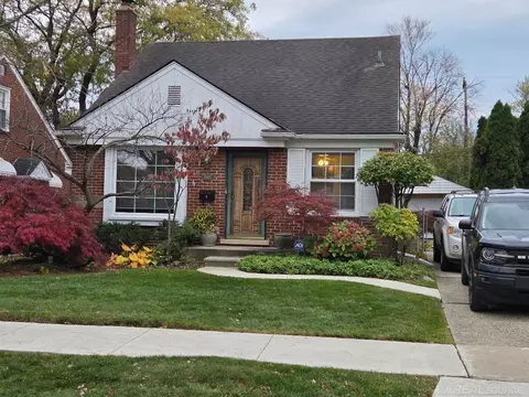 21602 Newcastle, Harper Woods, MI 48225