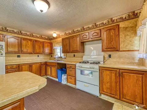 Kitchen - 8655 Ida Maybee, Monroe, MI 48162 photo 3 of 4