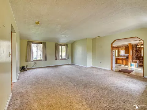 Living - 8655 Ida Maybee, Monroe, MI 48162 photo 3 of 4