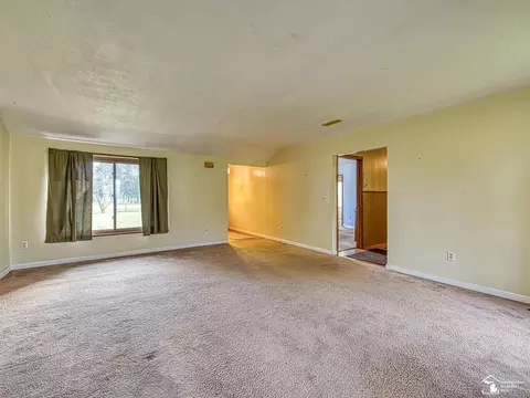 Living - 8655 Ida Maybee, Monroe, MI 48162 photo 2 of 4