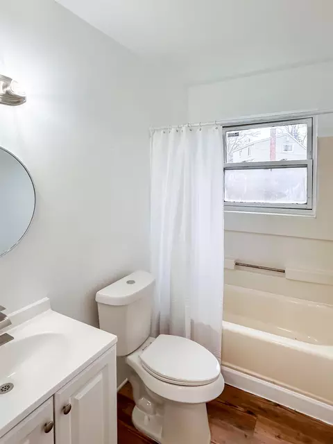 Bath - 5501 Western, Flint, MI 48506 photo 1 of 2