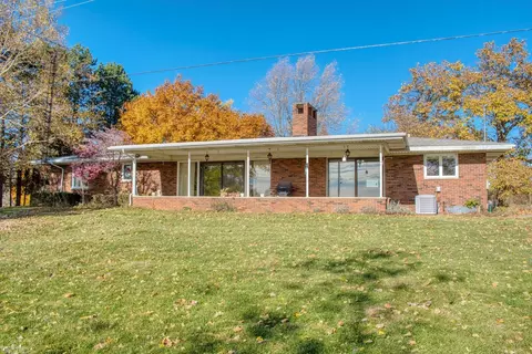 1932 E Hibbard, Owosso, MI 48867 photo 38
