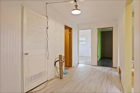 Entry Way - 5675 Oak, Vassar, MI 48768 photo 1 of 3