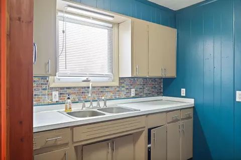 Kitchen - 5675 Oak, Vassar, MI 48768 photo 2 of 3