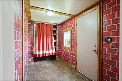 Entry Way - 5675 Oak, Vassar, MI 48768 photo 3 of 3