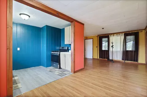 Living - 5675 Oak, Vassar, MI 48768 photo 4 of 6