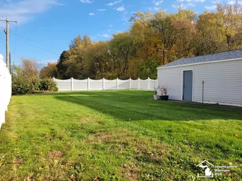 Exterior - 1132 N Macomb, Monroe, MI 48162 photo 2 of 4
