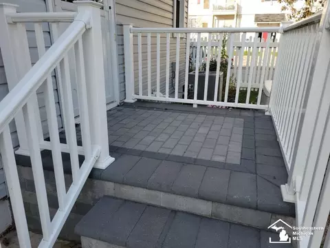 Exterior - 1132 N Macomb, Monroe, MI 48162 photo 3 of 4