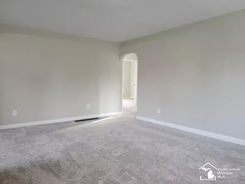 Living - 1132 N Macomb, Monroe, MI 48162 photo 4 of 5