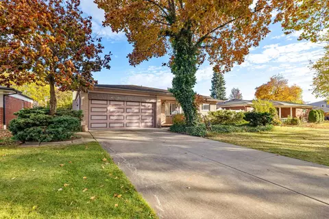 33538 Somerset, Sterling Heights, MI 48312