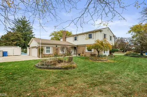 32049 Cambridge, Warren, MI 48093