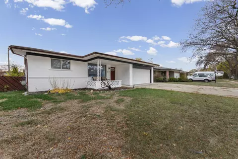13342 De Mott, Warren, MI 48088