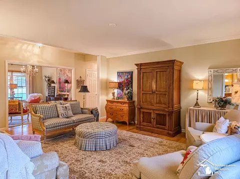 Living - 1405 Baldwin, Monroe, MI 48162 photo 2 of 4