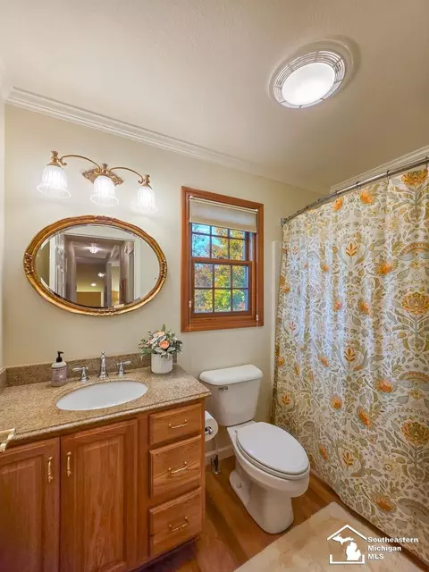 Bath - 1405 Baldwin, Monroe, MI 48162 photo 1 of 2