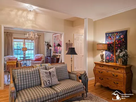 Living - 1405 Baldwin, Monroe, MI 48162 photo 3 of 4