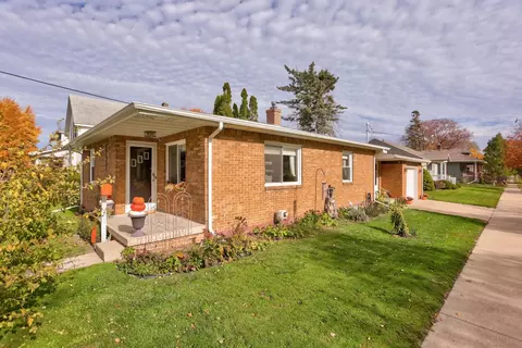215 S Kiesel, Bay City, MI 48706
