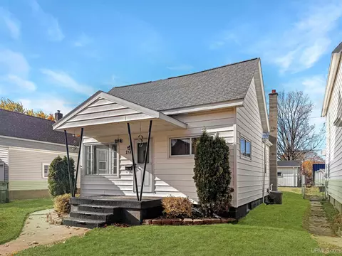 718 S 16th, Escanaba, MI 49829
