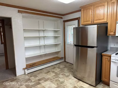 Kitchen - 5281 Deland, Flushing, MI 48433 photo 5 of 5