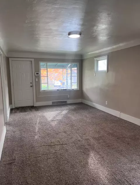 Living - 730 Freeman, Flint, MI 48507 photo 2 of 2