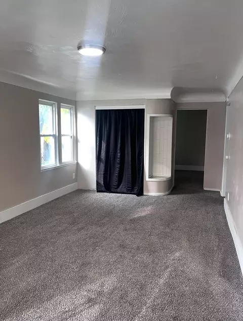 Living - 730 Freeman, Flint, MI 48507 photo 1 of 2