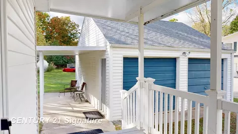 Exterior - 6123 E Riv, Flushing, MI 48433 photo 3 of 4